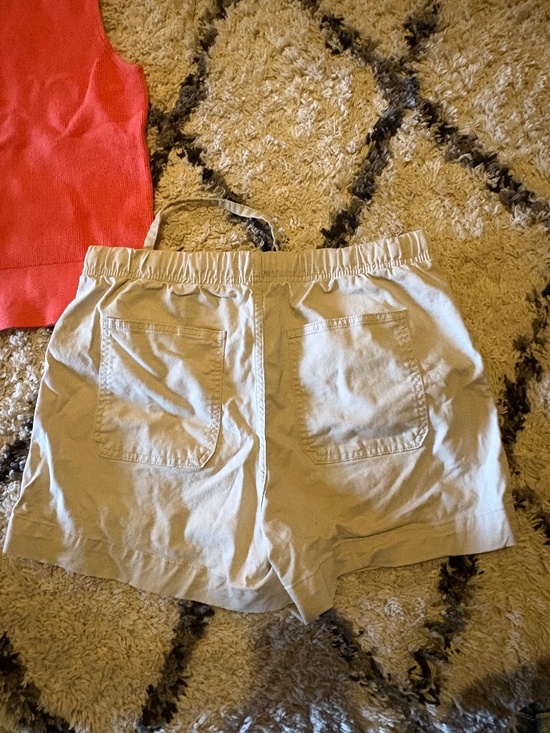 Banana Republic BUNDLE - top & shorts - Picture 4 of 7